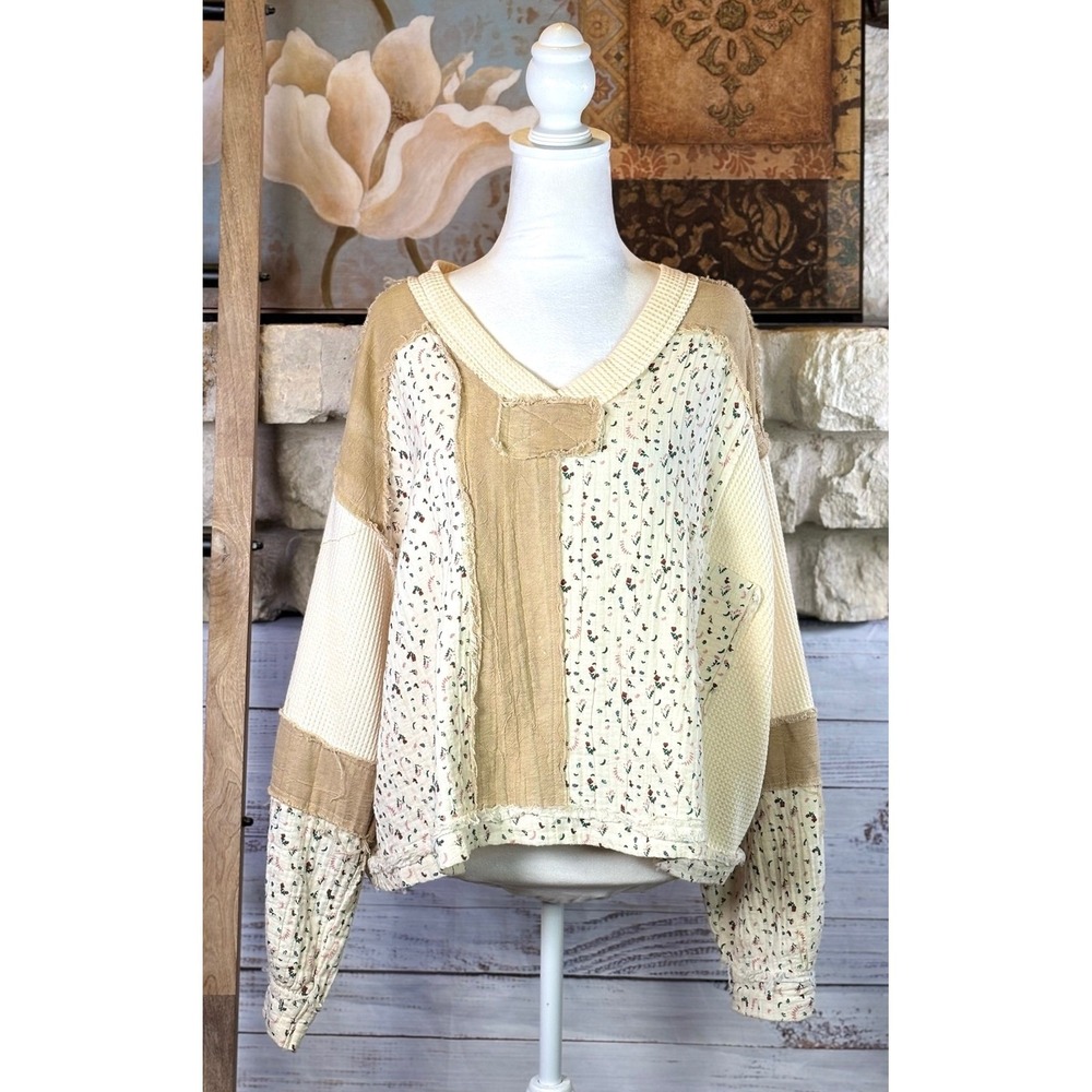 POL Clothing Patchwork Floral Waffle Knit V-Neck Top Tan Cream Oversized Medium